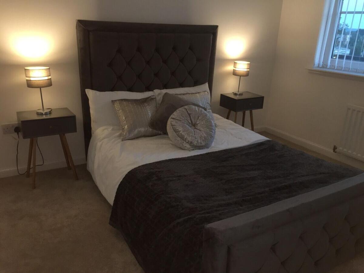 2 Bedroom Luxury Flat In Quiet Village Of Bishopton Bishopton  Eksteriør billede