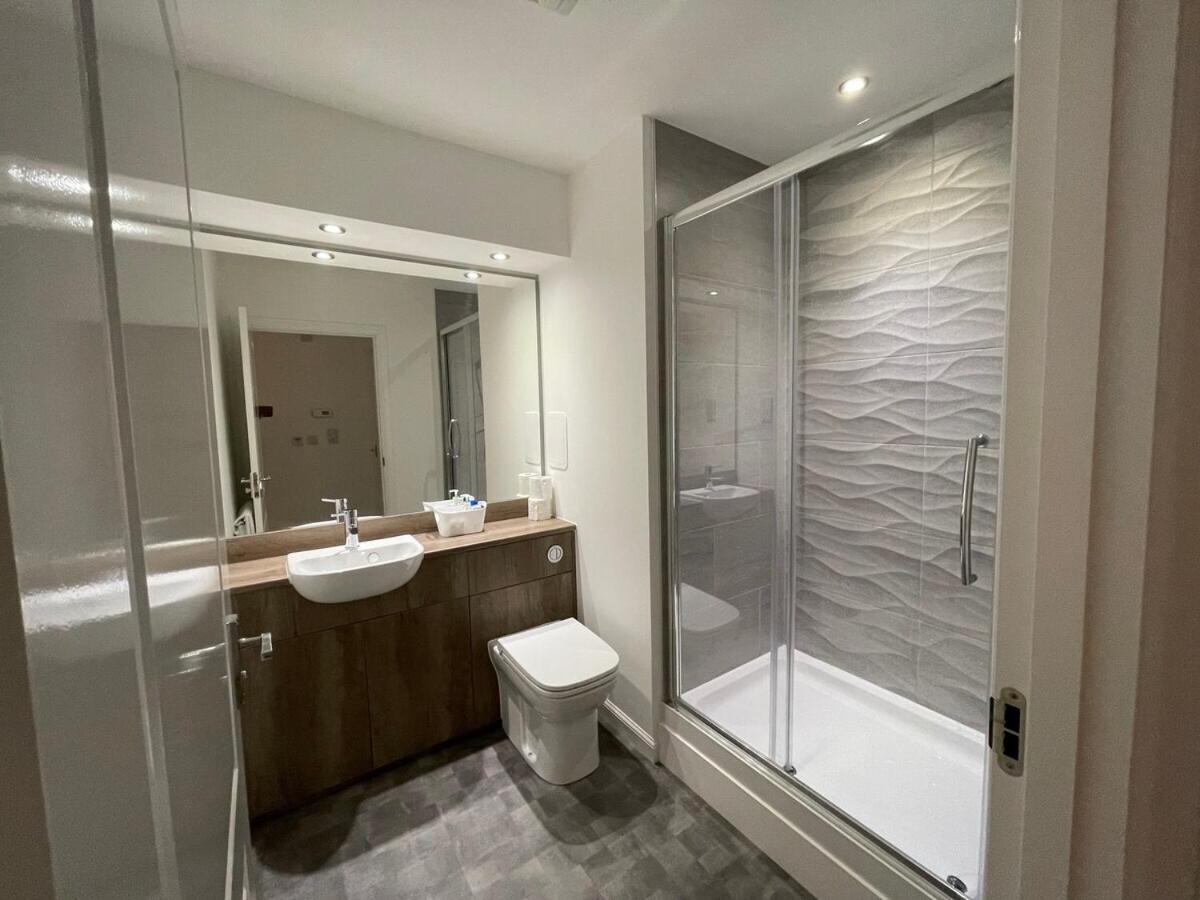 2 Bedroom Luxury Flat In Quiet Village Of Bishopton Bishopton  Eksteriør billede