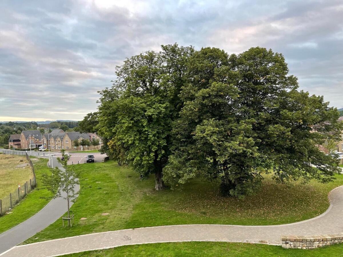 2 Bedroom Luxury Flat In Quiet Village Of Bishopton Bishopton  Eksteriør billede