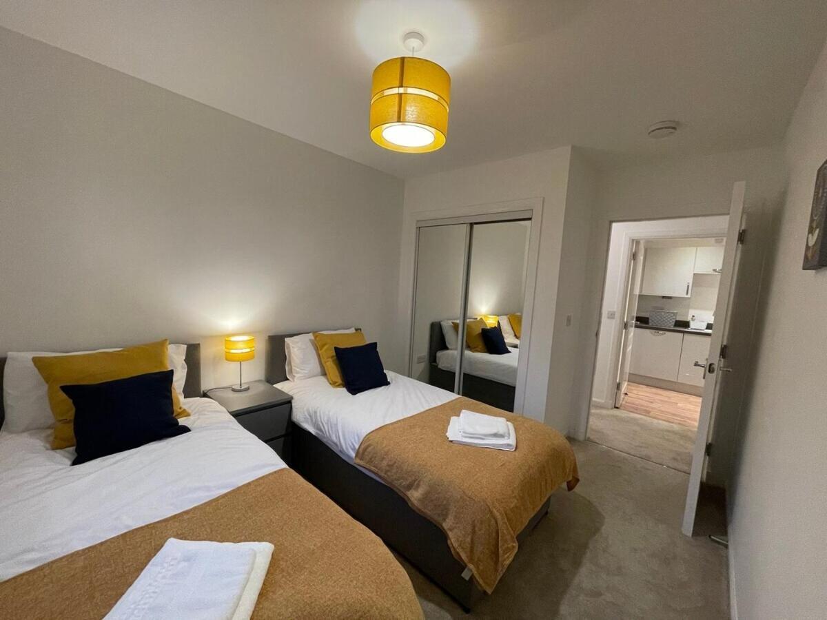 2 Bedroom Luxury Flat In Quiet Village Of Bishopton Bishopton  Eksteriør billede